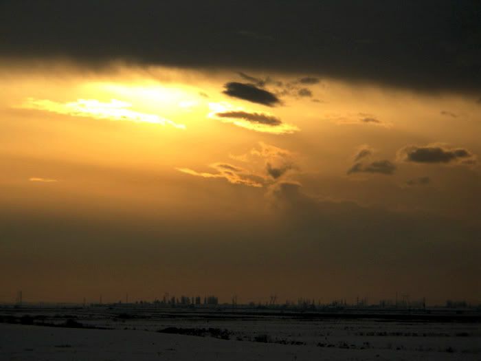 IMAGE: http://i34.photobucket.com/albums/d101/gadus/Clouds.jpg