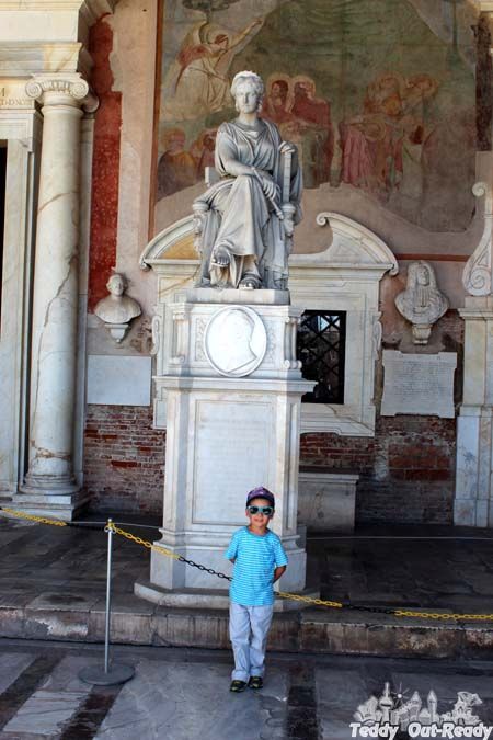 Teddy in Pisa