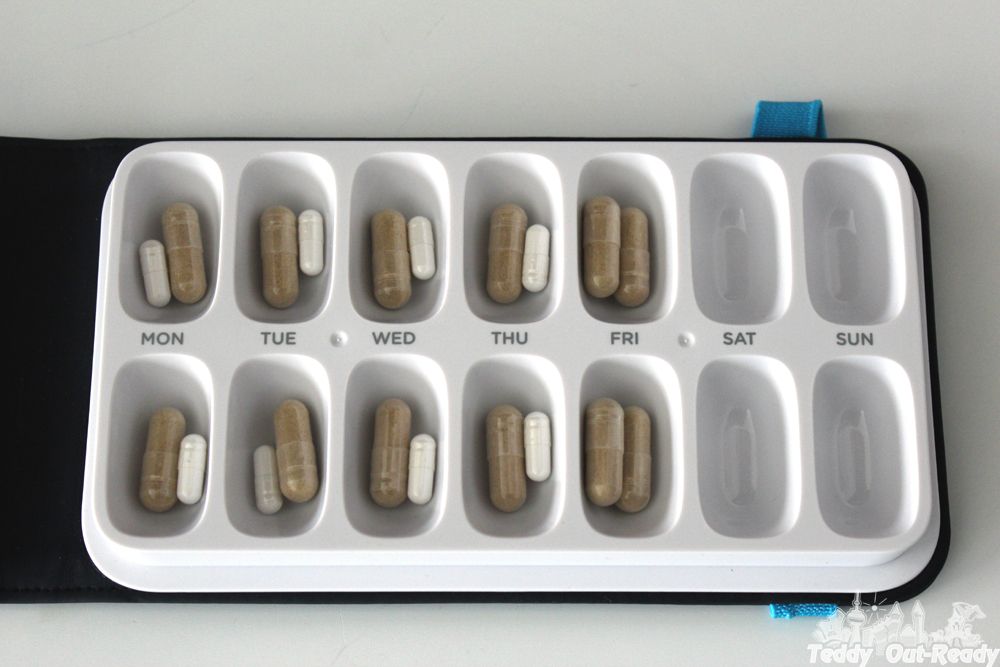 FOLIO strap go weekly travel pill box