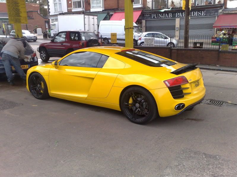 audi r8 yellow