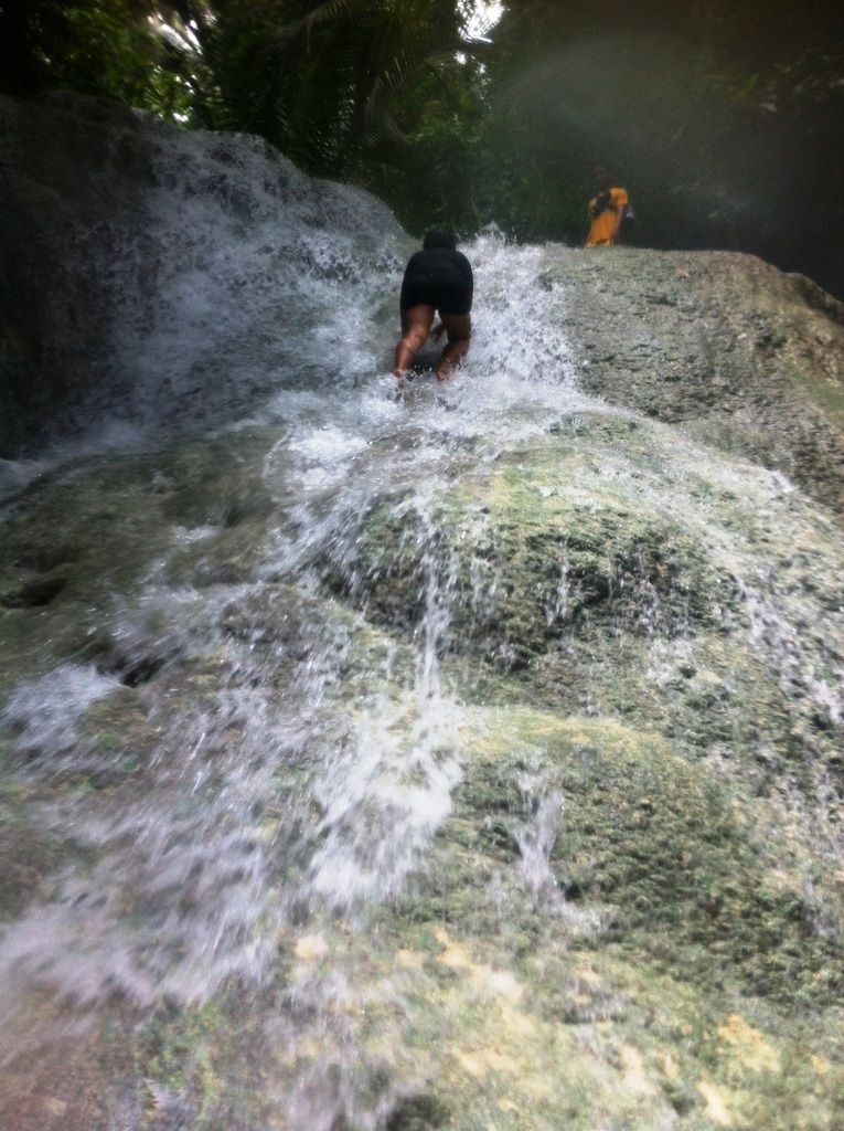 Aguinid Falls