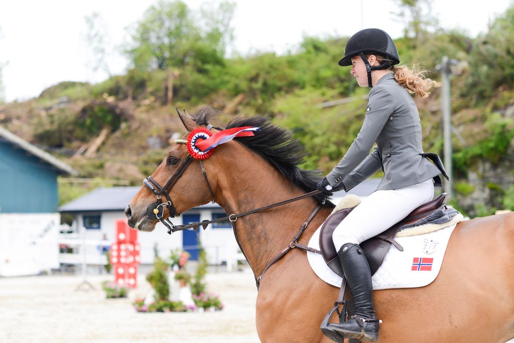 Merete Røed og Bizar Utopia Again på Bergen Horse Show. Foto: Ida Pettersen photo BHS_3_zps1l3alwgk.jpg