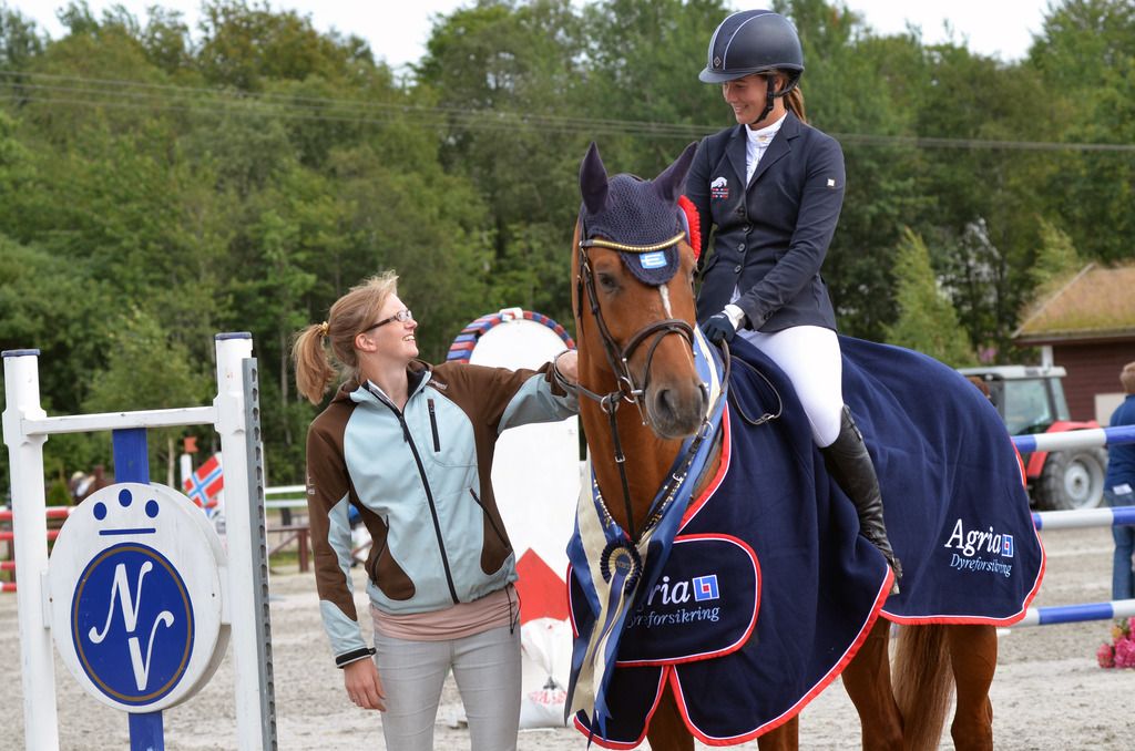  photo Beat It oppdretter og Rebekka Lie Andersen_zpsj0mvikep.jpg