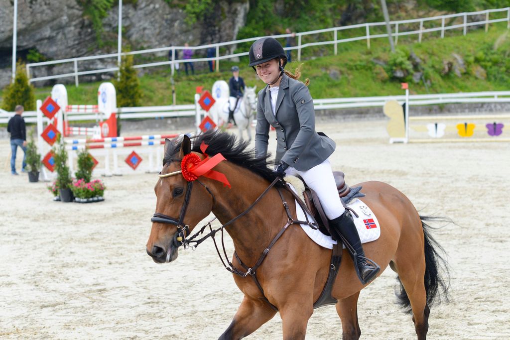 Merete Røed og Bizar Utopia Again på Bergen Horse Show. Foto: Ida Pettersen photo BergenHorseShow_11_zpsqveoc0oe.jpg