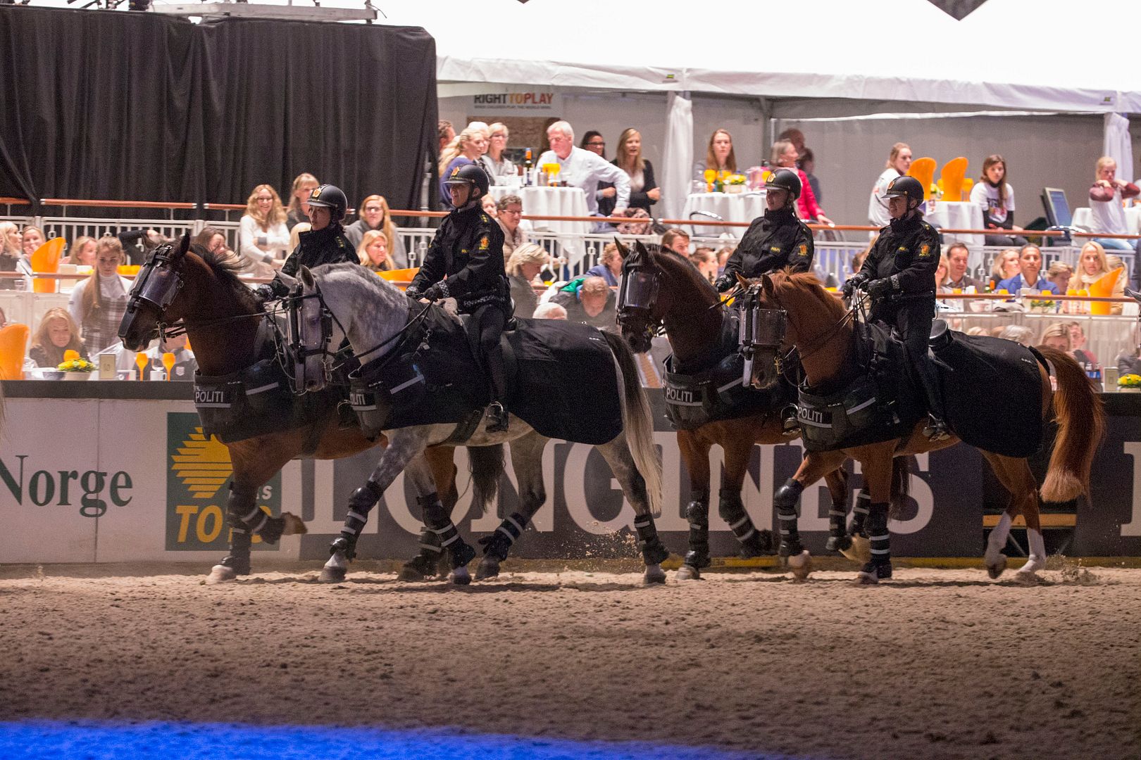 photo Jubileumsshow_74J2651_zpsvmusbdvr.jpg