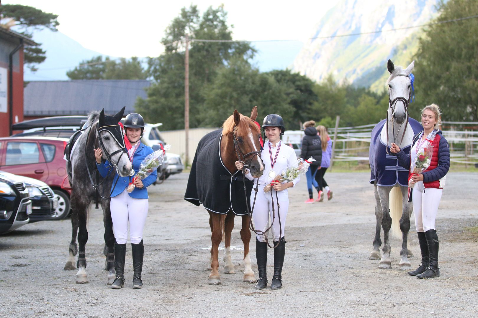 KM YR og senior. Sunndalen KM Foto: Reidun Monsholm photo KM YR Senior fv Camilla Monsholm - Susanne Haringhjem Gjendemsjoslash - Chantelle Haagensen_zps6wzu3m6z.jpg