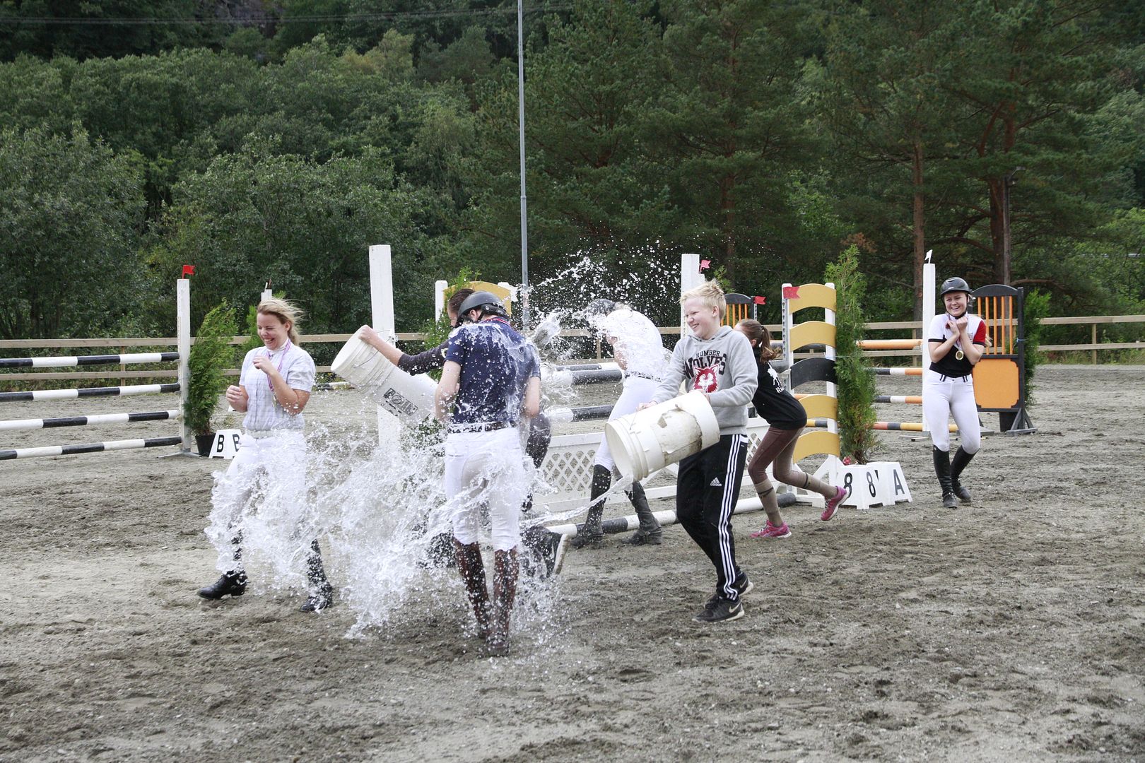 Lag gulldusj. Sunndalen KM Foto: Reidun Monsholm photo KM lag Gulldusj_zpstxpqkjeb.jpg