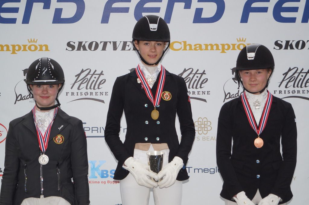  photo Ponni kat. I_zpsmrsv4vye.jpg