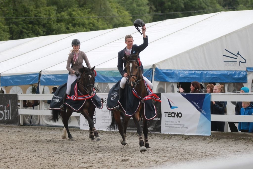  photo thumb_8S3A9505_1024_zpshmpqwqkx.jpg