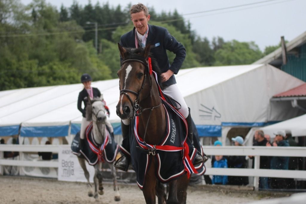  photo thumb_8S3A9526_1024_zpsmlgqgead.jpg