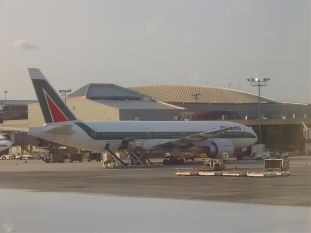 alitalia 777