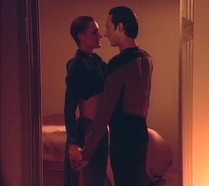 Tasha_Yar_seduces_Data.jpg