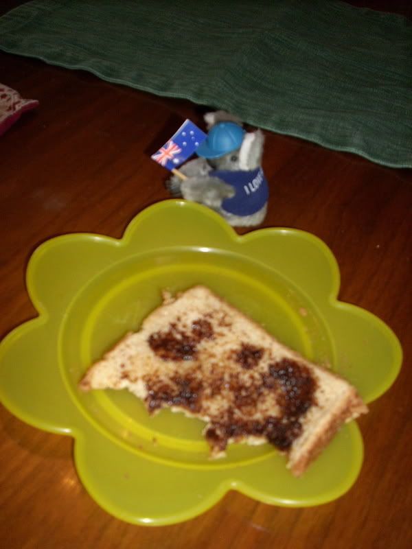 http://i34.photobucket.com/albums/d130/sozobe/Vegemite.jpg