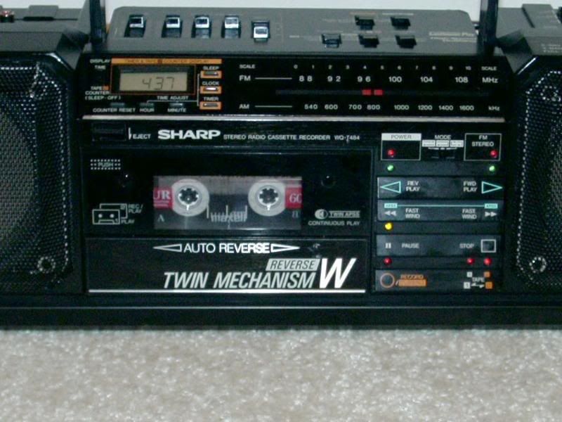 SharpTwinCamCloseP1150016.jpg