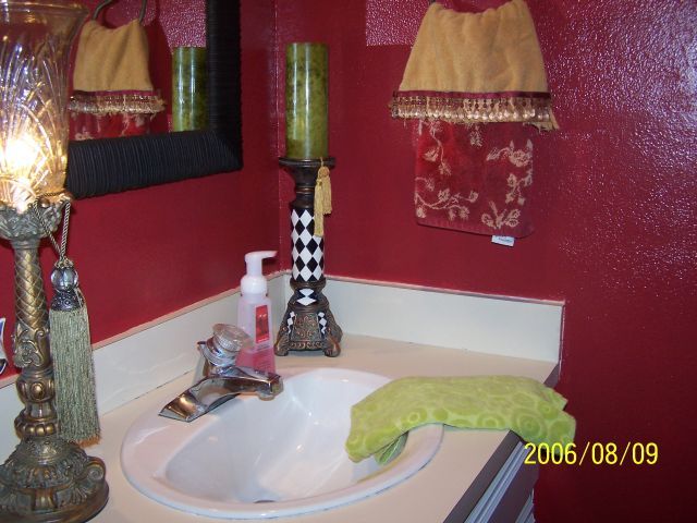 Decorating Red Bathroom - Looking for Ideas - Home Decorating ...
