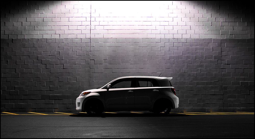 IMAGE: http://i34.photobucket.com/albums/d140/zillon3/Photography/Automotive/lshoot-003-2.jpg