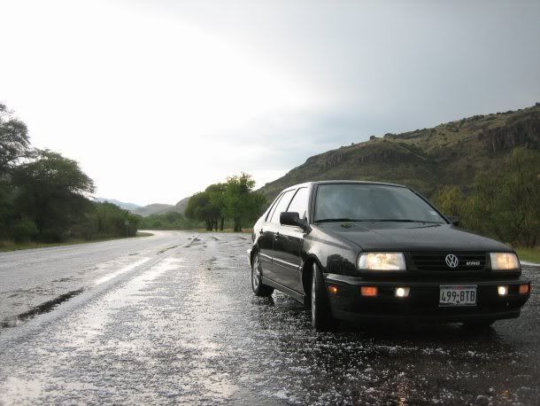 IMAGE: http://i34.photobucket.com/albums/d141/turnmybassup/JettaHail.jpg