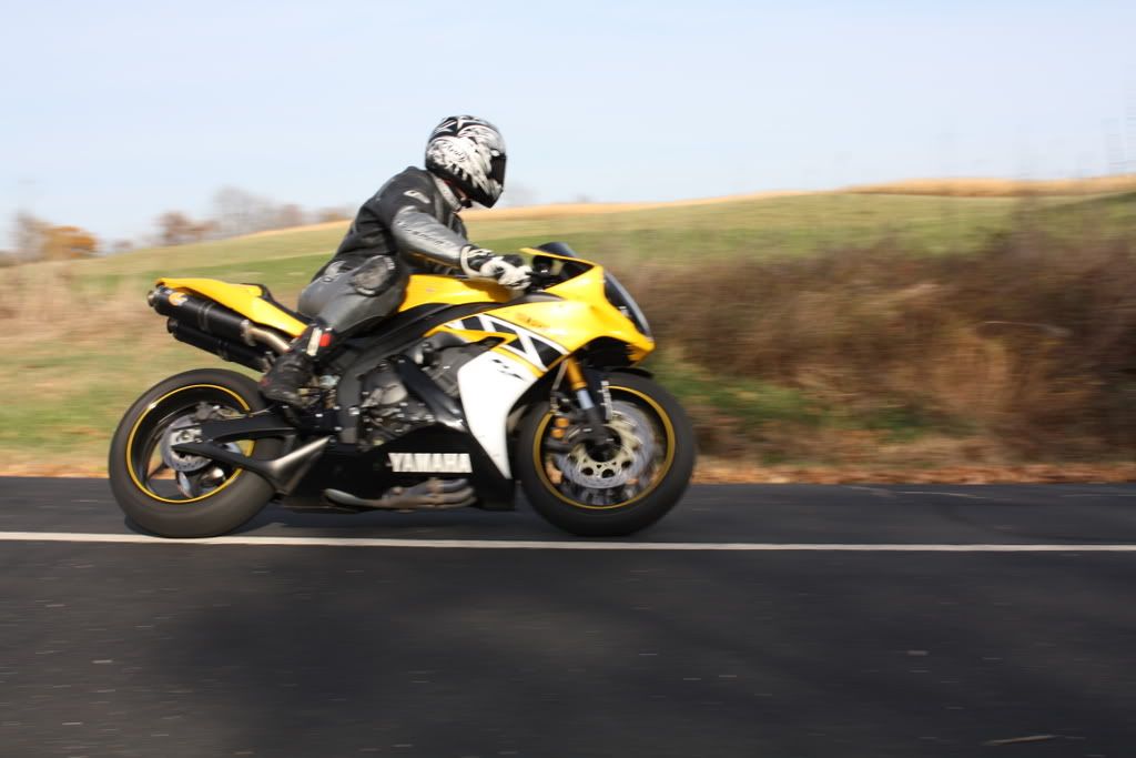 IMAGE: http://i34.photobucket.com/albums/d143/jmadness23/11-01-08ride085.jpg