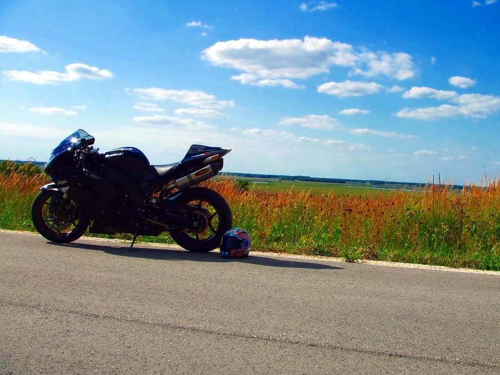 IMAGE: http://i34.photobucket.com/albums/d143/jmadness23/anotherbeautifulday005.jpg