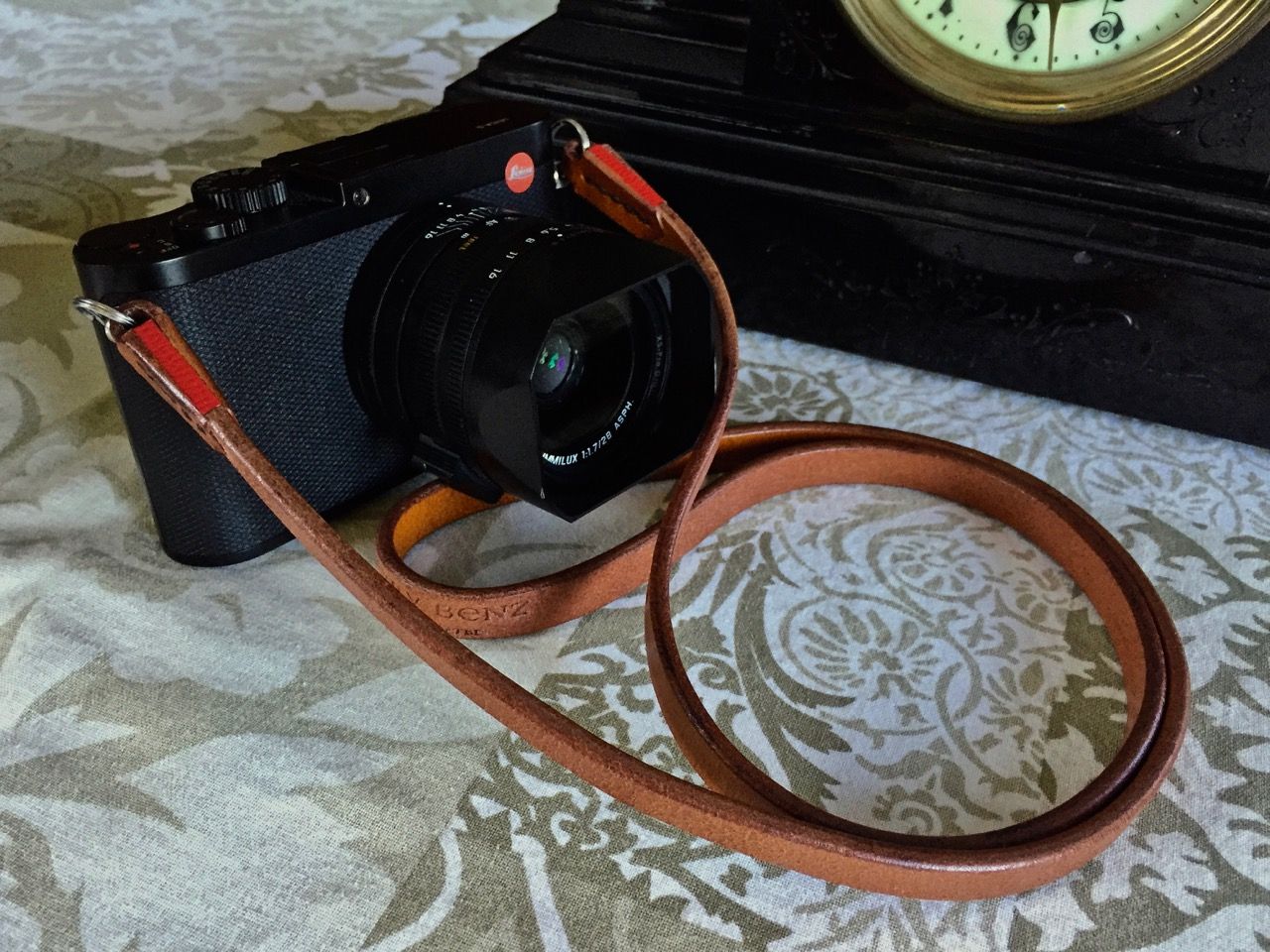 Benz%20strap%20on%20Leica%20Q_zpswakjakh