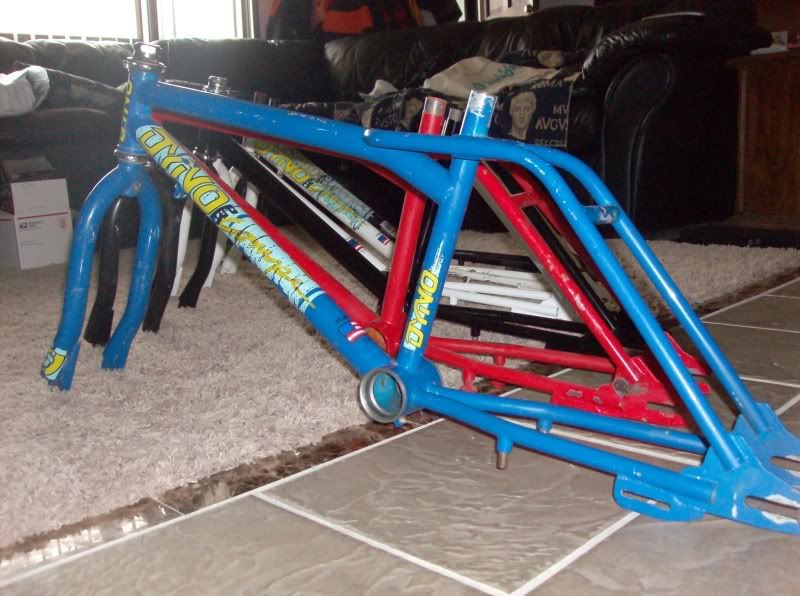http://i34.photobucket.com/albums/d145/bluethunder6045/ProCompes002.jpg