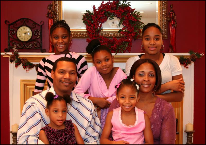 IMAGE: http://i34.photobucket.com/albums/d150/jlozano180/AlbertsFamily009c.jpg