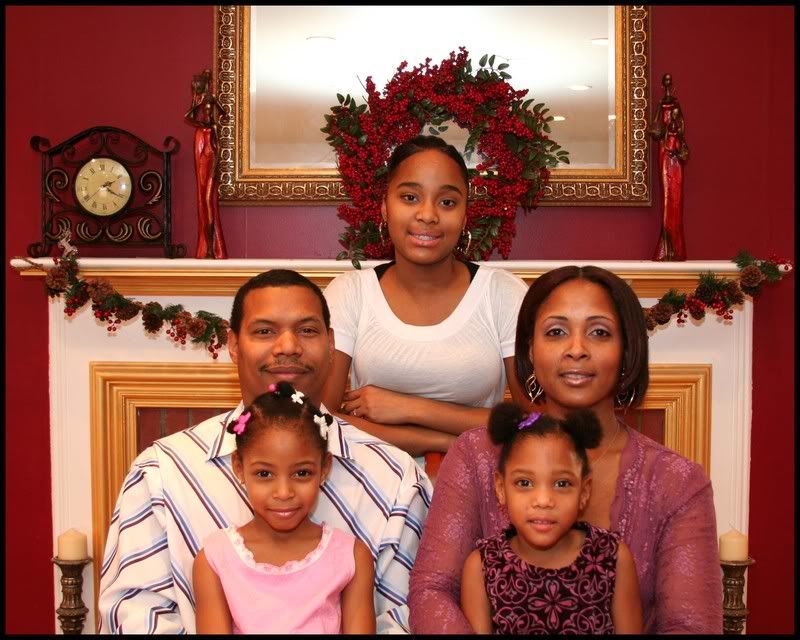 IMAGE: http://i34.photobucket.com/albums/d150/jlozano180/AlbertsFamily023copy.jpg