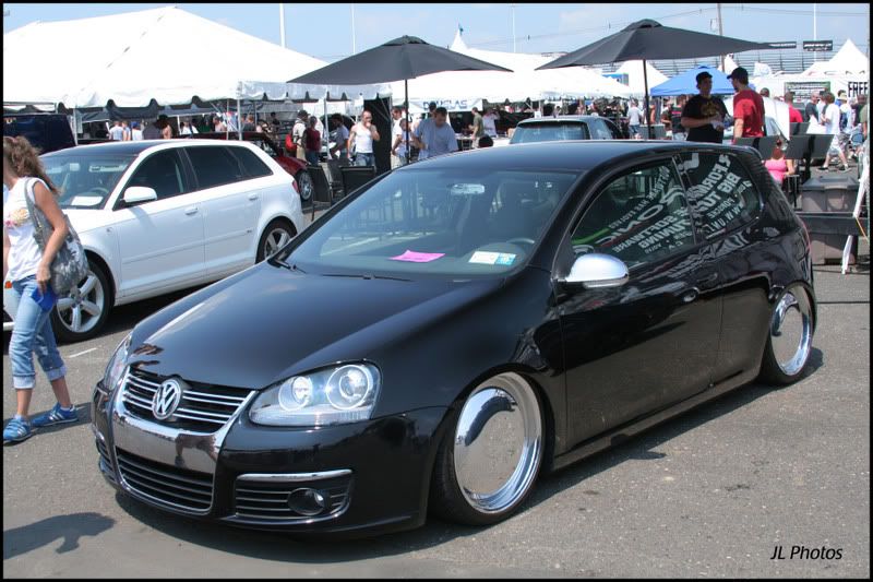 IMAGE: http://i34.photobucket.com/albums/d150/jlozano180/Waterfest14265copy.jpg