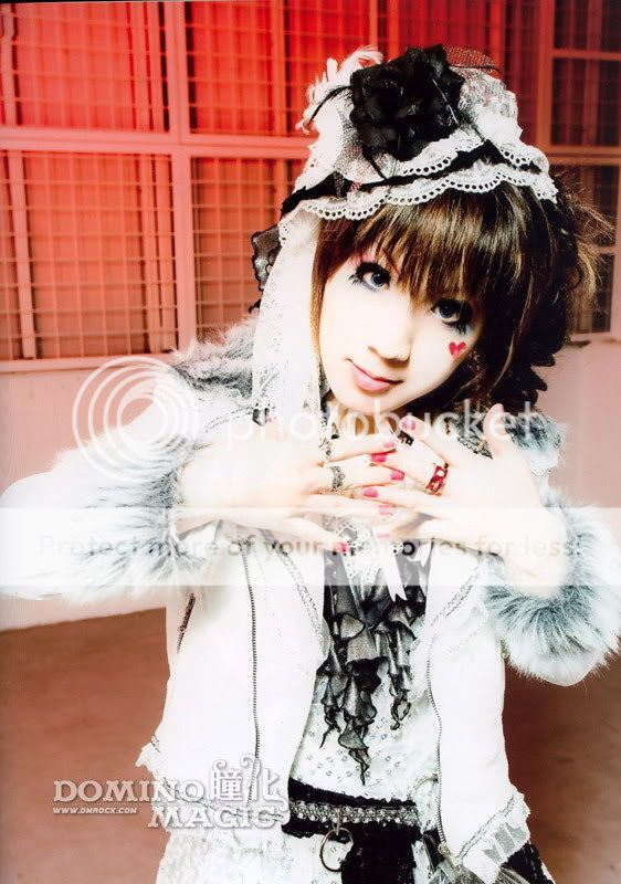 那位高人帮忙一起贴贴日本视觉系的那些女装图呀(人家可不